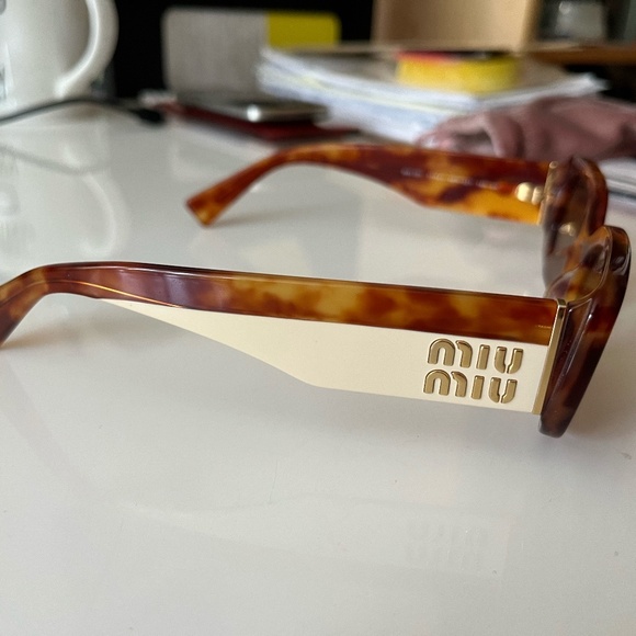 Miu Miu Sunglasses - Picture 7 of 8